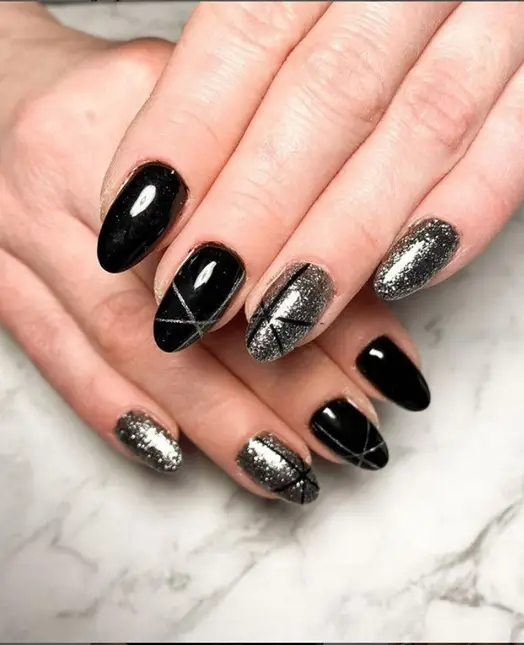 Inverse Striped Black And Silver Nails
