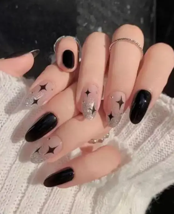 Minimal Black And Silver Nails