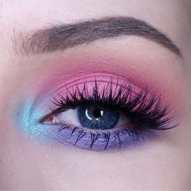 Light + Dark Smokey Pink And Purple Eyeshadow