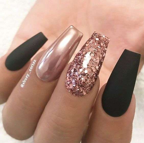 On Trend Glitter Nails