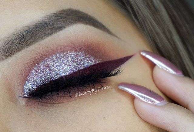 Pink And Purple Eyeshadow Glitter Eyes + Blackberry Liner