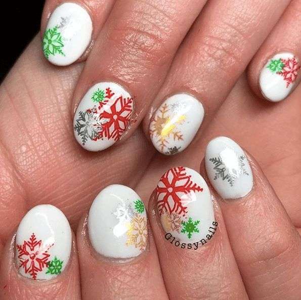 Nail Art Inspo Christmas Themed Nails Snowflakes Red And Green