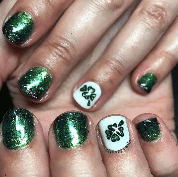 Glittery Green St Patrick's Day Nail Designs
