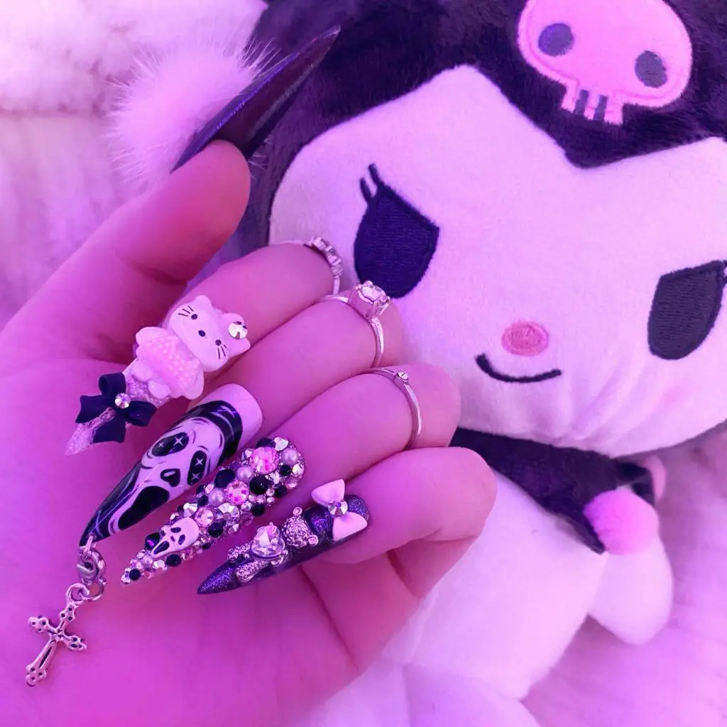 Pearly-Scary Scream Nails