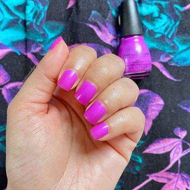 21 Glamorous Neon Purple Nails [With Video Tutorial]