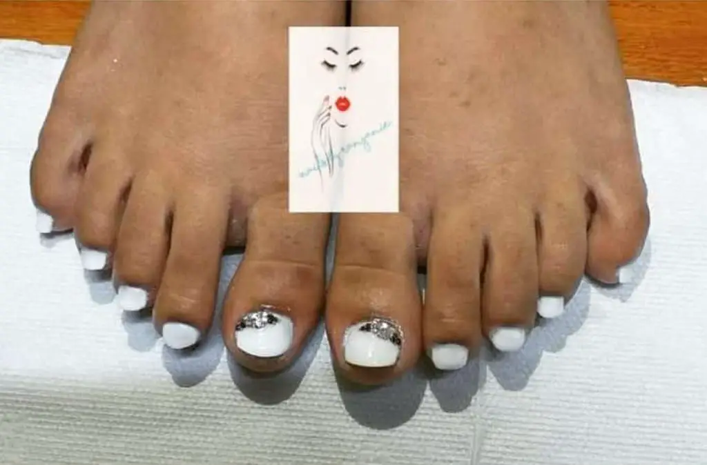 Simple White Toe Nail Designs With Rhinestones