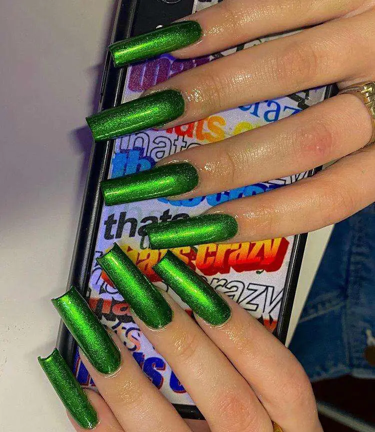 Glittery Green Baddie Nails 