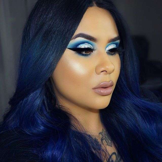 Royal Blue Makeup Looks With Nude Lips