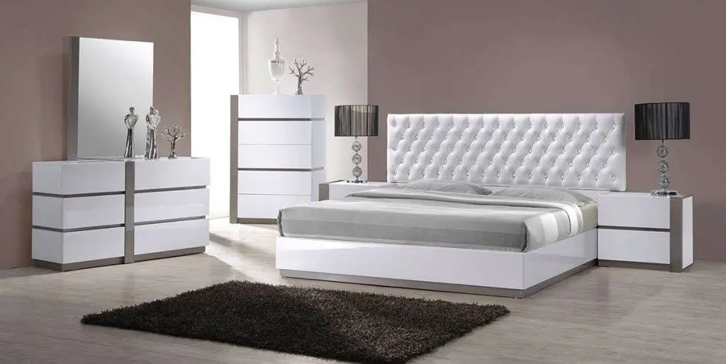 White Tufted Bedroom Set 