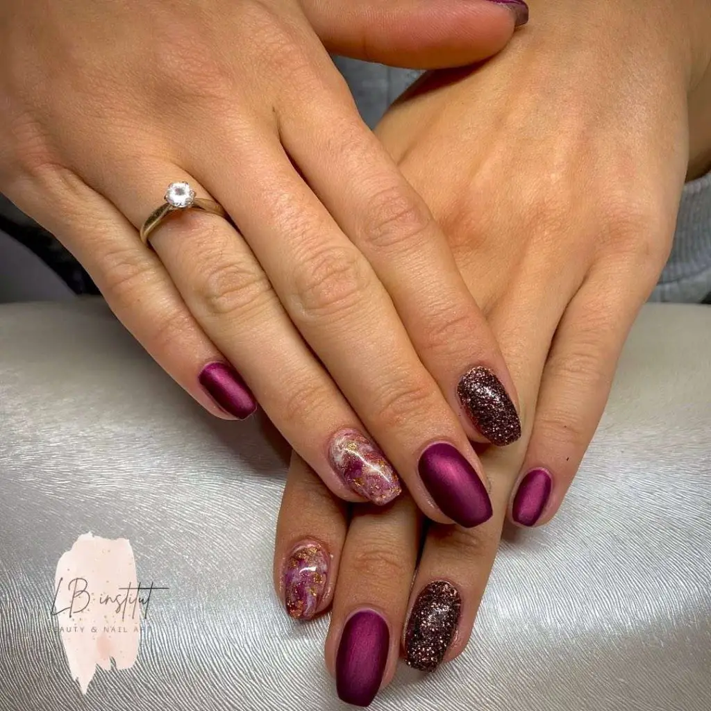 Burgundy Marble Nails With Glitter