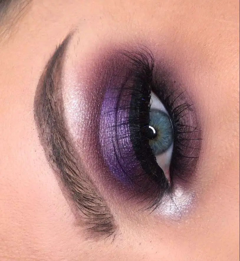 Purple Fall Makeup Idea For Blue Eyes
