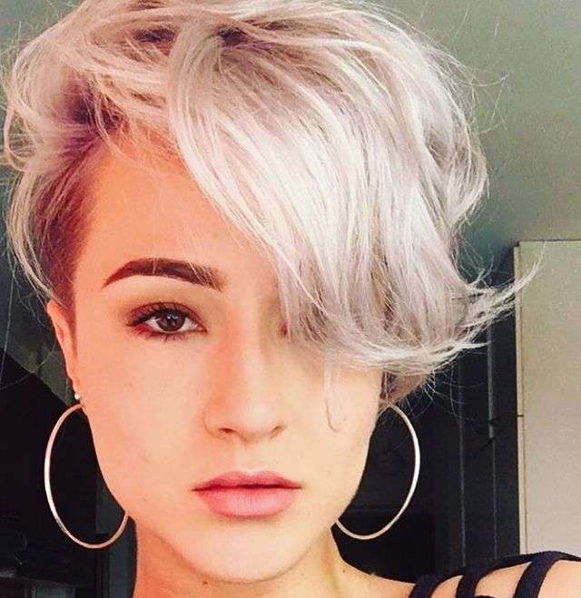 Wispy And Short Hairstyle