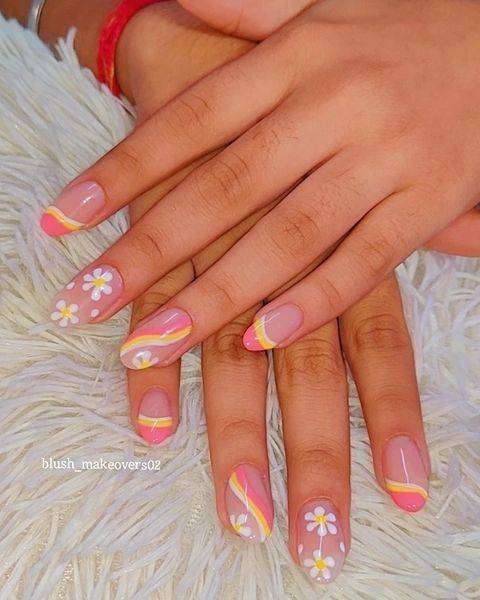 Floral Summer Nails With A Cute Twist