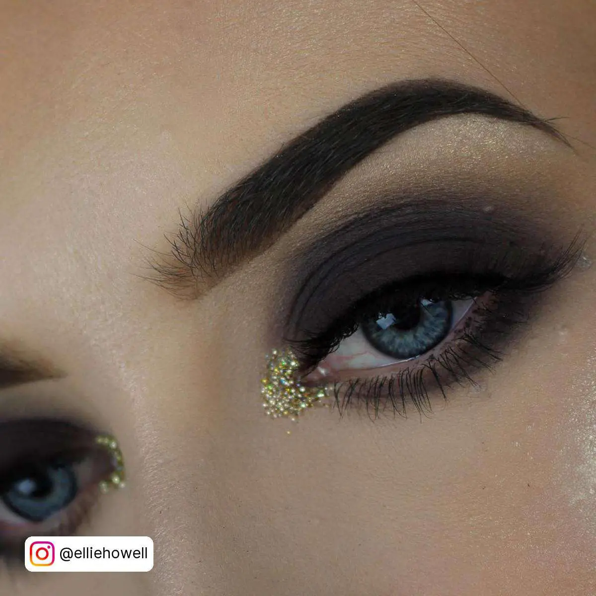 Black And Gold Eye Makeup For Your Christmas Party
