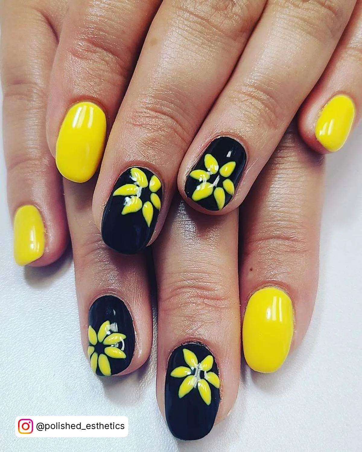 Nail Sunflower Design