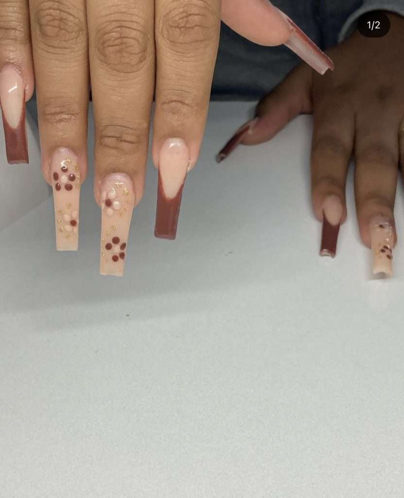 Long Brown French Tip Nails With Daisies