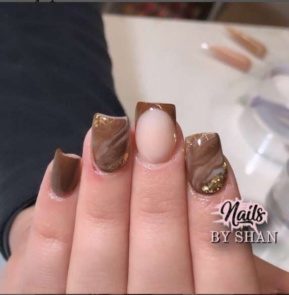 Short Marble Brown French Tip Nails