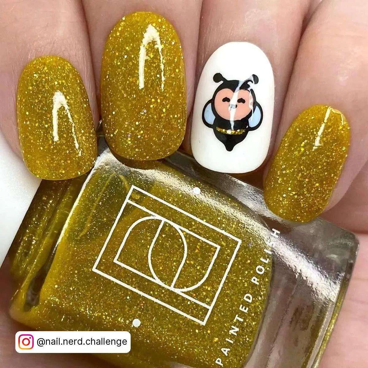 Gold Glitter Bumble Bee Nails