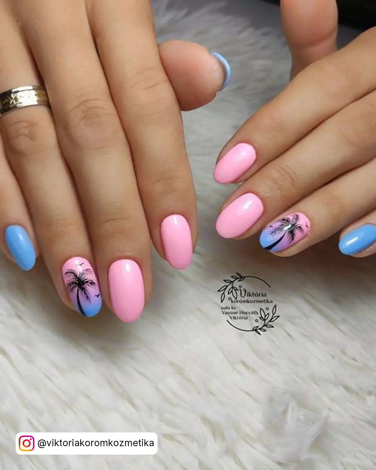 Nails With Palm Trees