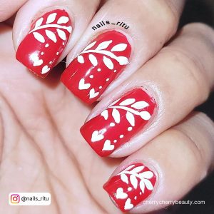 Short Autumn Red And White Nail Art