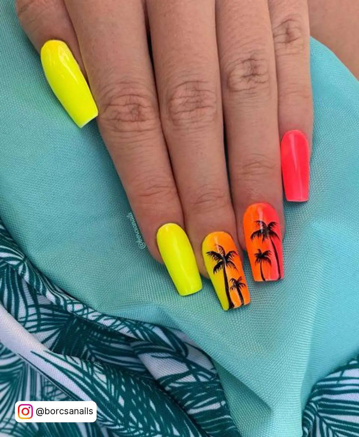 Sunset Palm Trees Nails