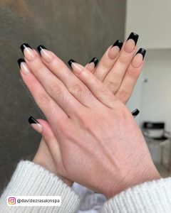 Black Spring Nails That Channels Elegance
