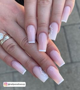 Spring Pastel Nails For A Picnic Look