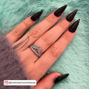 Black Acrylic Nails With Design On Stilleto Nails