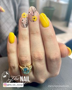 Acrylic Nails Spring Colors In Yellow And Black