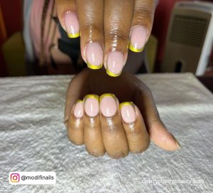 Cute Summer Short Acrylic Nails On White Towel