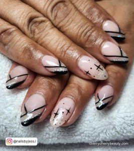 Oval Nails With Black Line Design