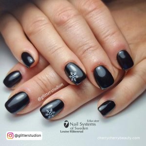 Short Black Acrylic Nail Ideas With Snowflake On Ring Finger