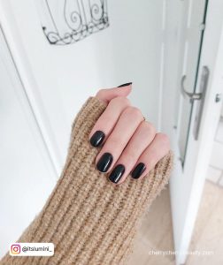 Short Black Nails In Square Shape