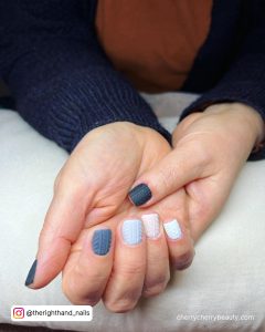 Short Gradient Winter Blue Acrylic Nails