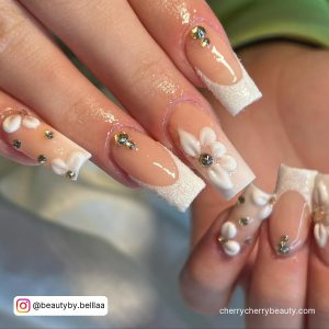 Simple Spring Acrylic Nails With White Flowers