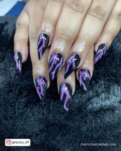 Black And Dark Purple Nails With Lines
