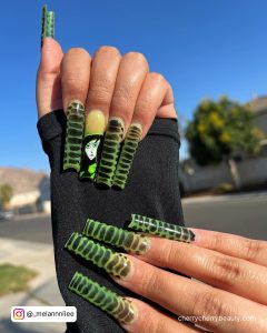 Black And Green Halloween Nails In With Spirals