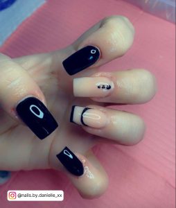 Black Nails Square With Dots