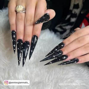 Black Nails Stiletto With Stars