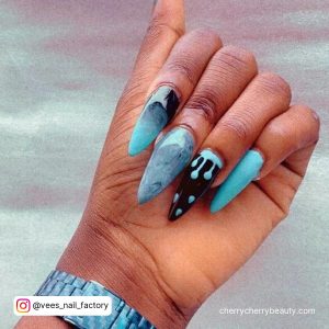 Cute Blue And Black Nails In Stiletto Shape
