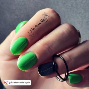 Cute Green Nails Short