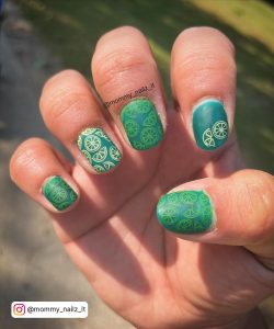 Green Summer Nail Ideas