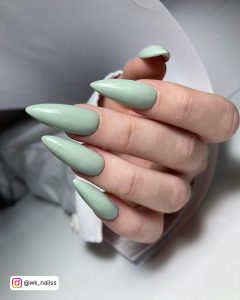 Light Green And White Nails