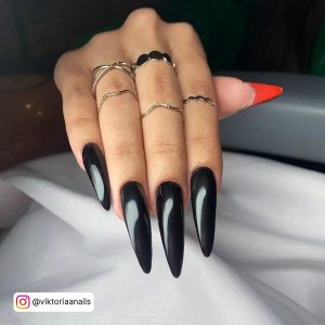 Long Black Stiletto Nails For A Simple Look