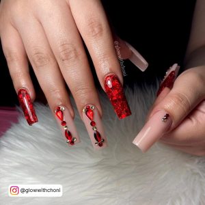 Nude Nails With Red Outline
