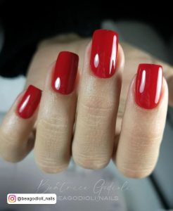Red Nails Square