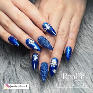 Simple Christmas Nails Blue