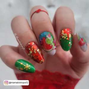 Simple Red And Green Christmas Nails