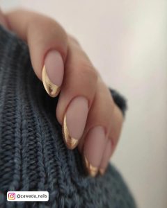 French Tip With Gold Flakes Nails