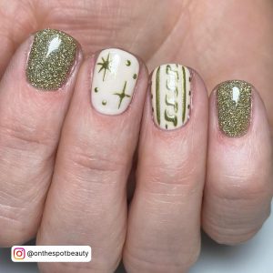 Gold And White Christmas Nails